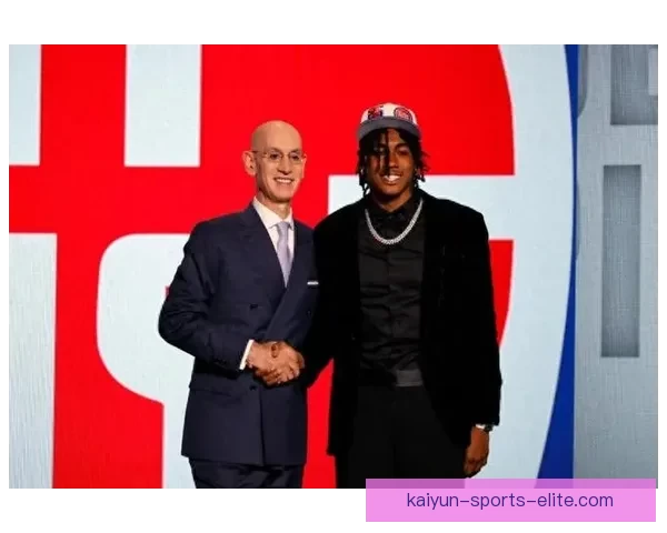 公牛主帅谈艾维被裁：年轻球员正经历挑战愿为需要帮助的球员提供支持